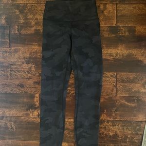 Lululemon wunder under camo leggings